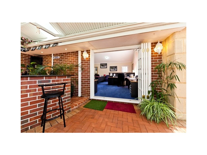 62 Craddon road, Oakford WA 6121