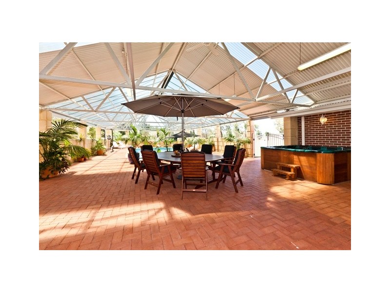 62 Craddon road, Oakford WA 6121