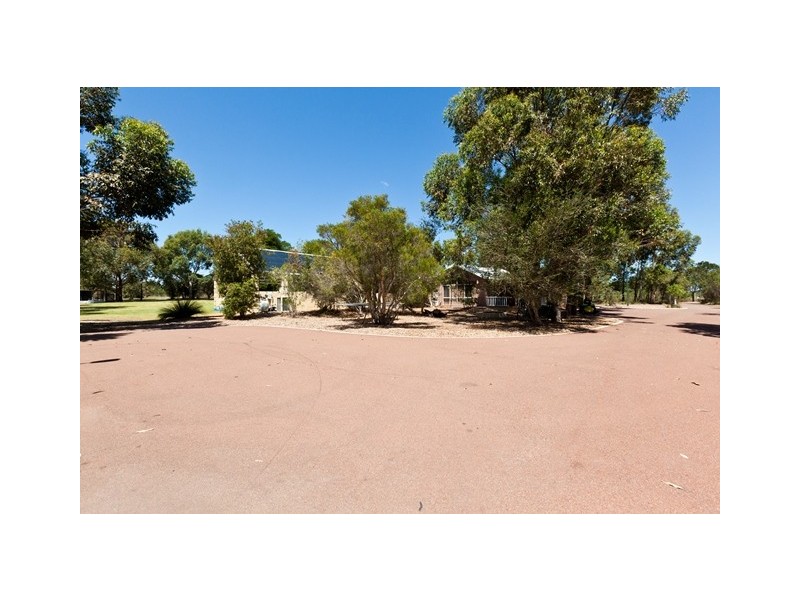 62 Craddon road, Oakford WA 6121