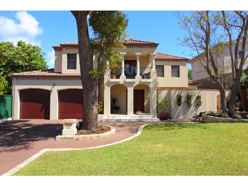 70 Kitchener Road, Melville WA 6156