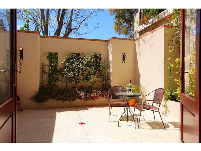 70 Kitchener Road, Melville WA 6156