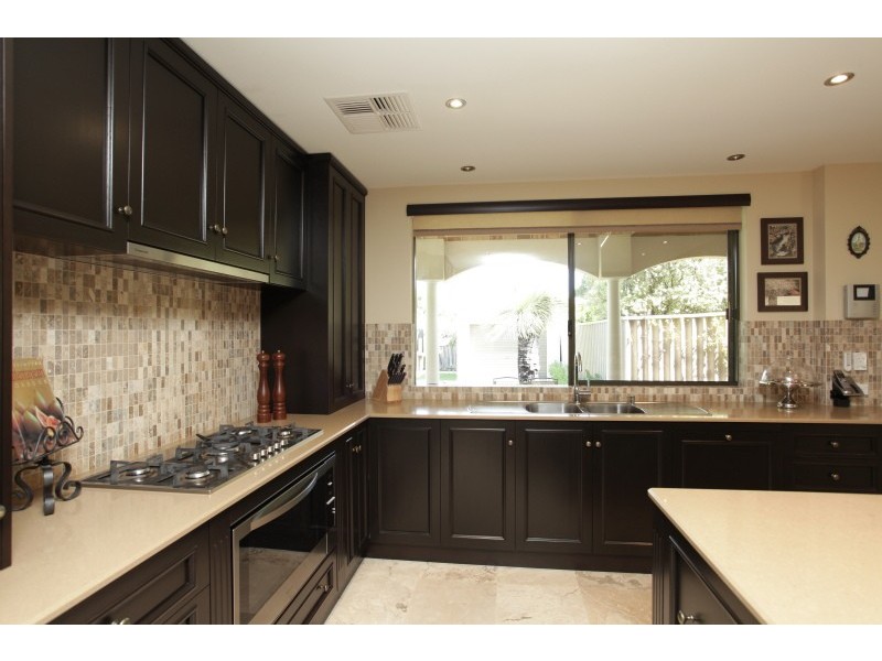 70 Kitchener Road, Melville WA 6156