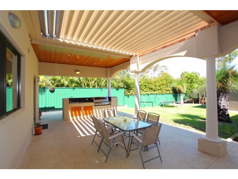 70 Kitchener Road, Melville WA 6156