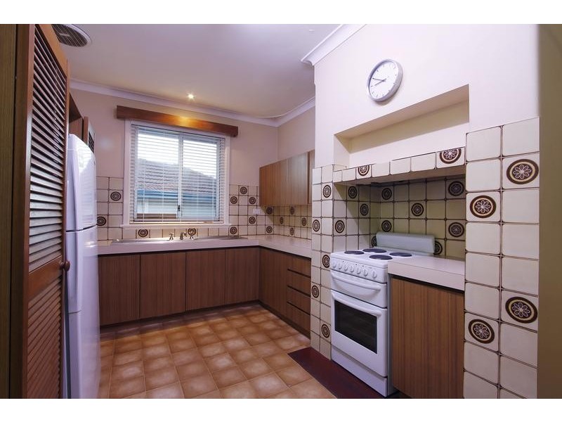 22 Redwood Crescent, Melville WA 6156