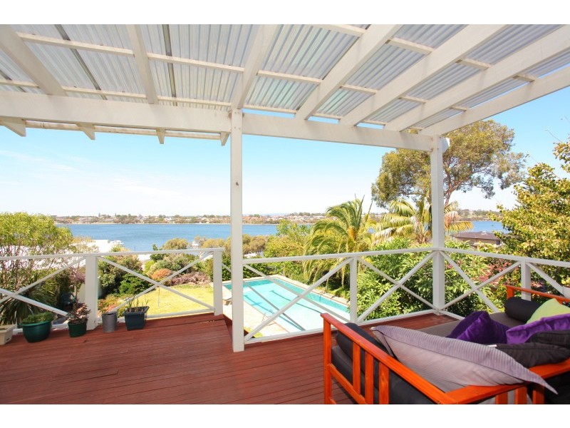 8 Stoke Street, Mount Pleasant WA 6153