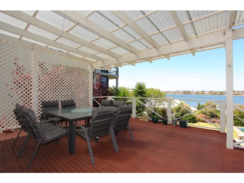 8 Stoke Street, Mount Pleasant WA 6153