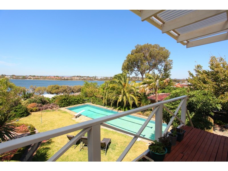 8 Stoke Street, Mount Pleasant WA 6153