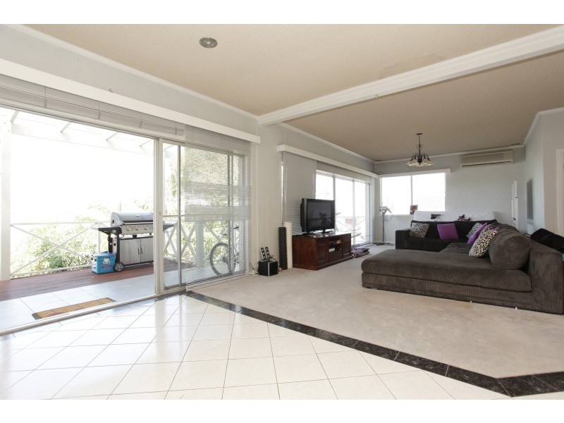 8 Stoke Street, Mount Pleasant WA 6153