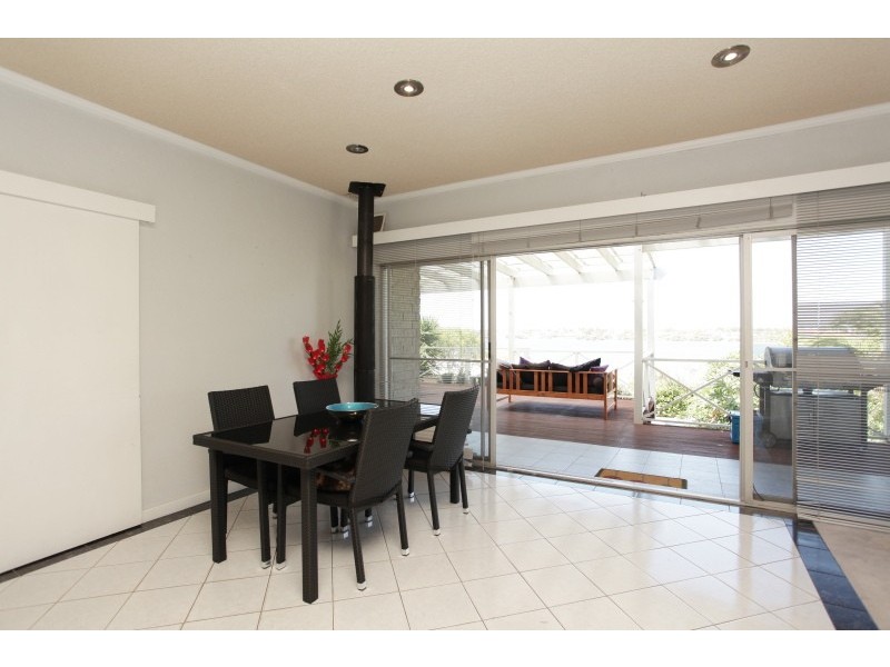 8 Stoke Street, Mount Pleasant WA 6153