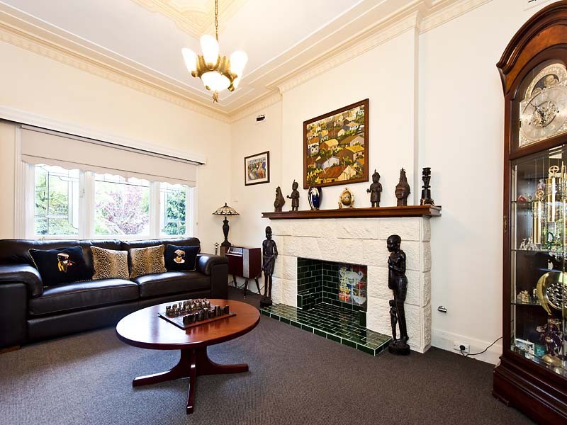 6 Oxford St, Kensington WA 6151