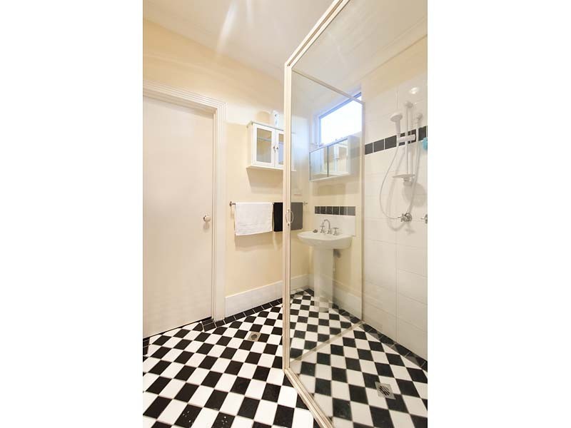 6 Oxford St, Kensington WA 6151