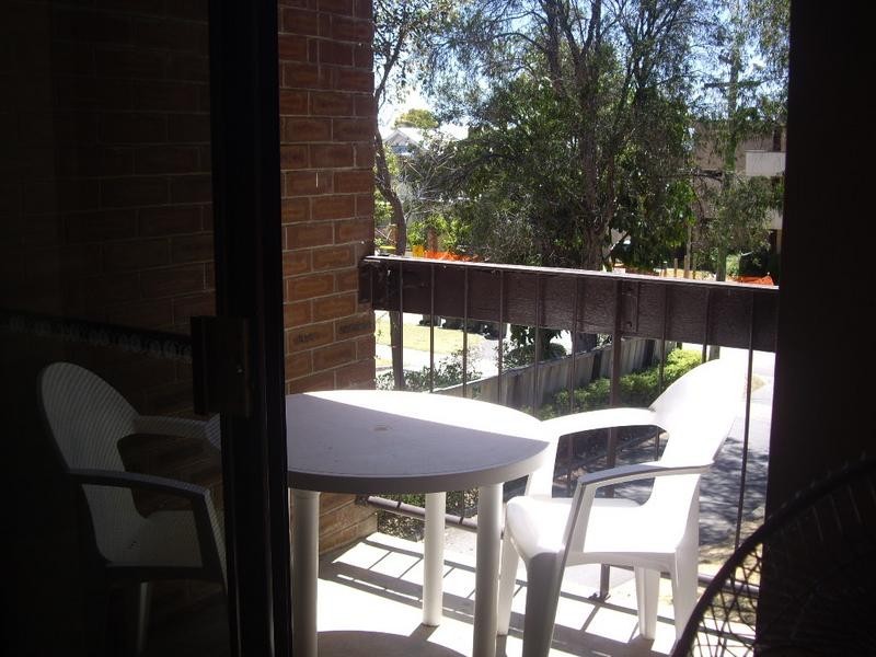 8/76 King George Street, Victoria Park WA 6100