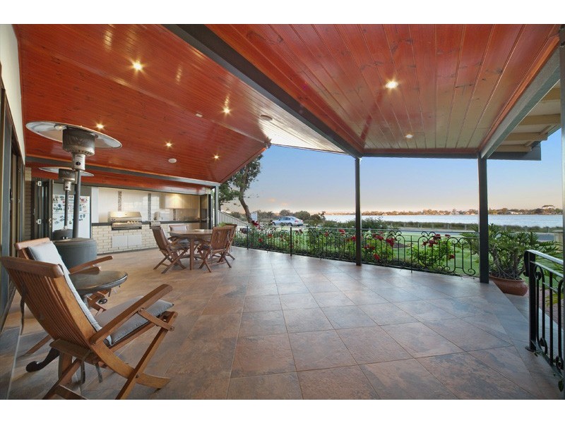 22 Salter Point Pde, Salter Point WA 6152