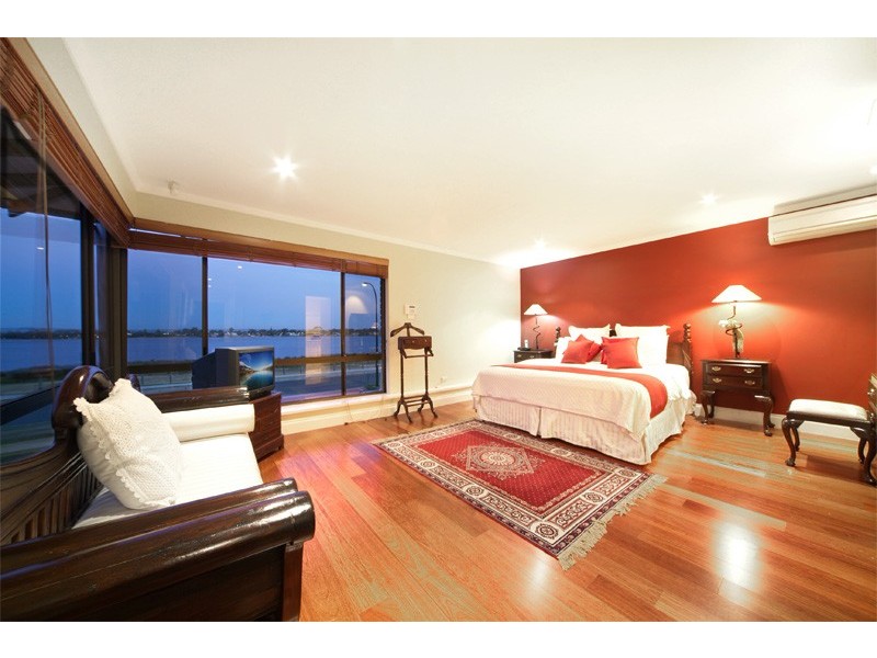 22 Salter Point Pde, Salter Point WA 6152