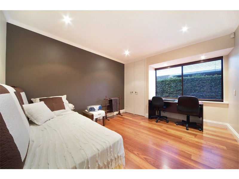 22 Salter Point Pde, Salter Point WA 6152