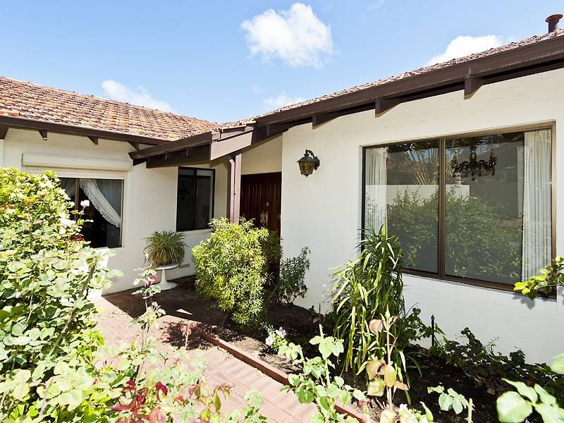 4/10 Bridges Road, Melville WA 6156