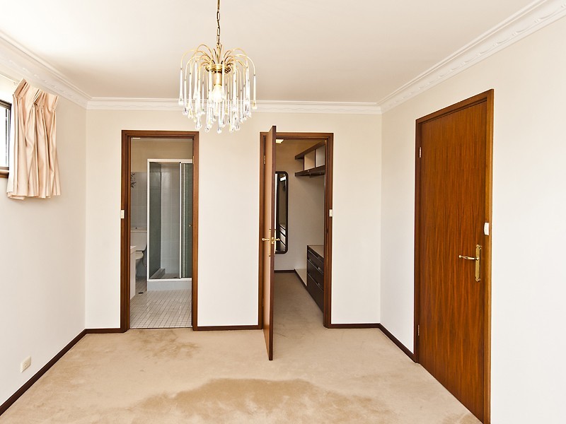 4/10 Bridges Road, Melville WA 6156