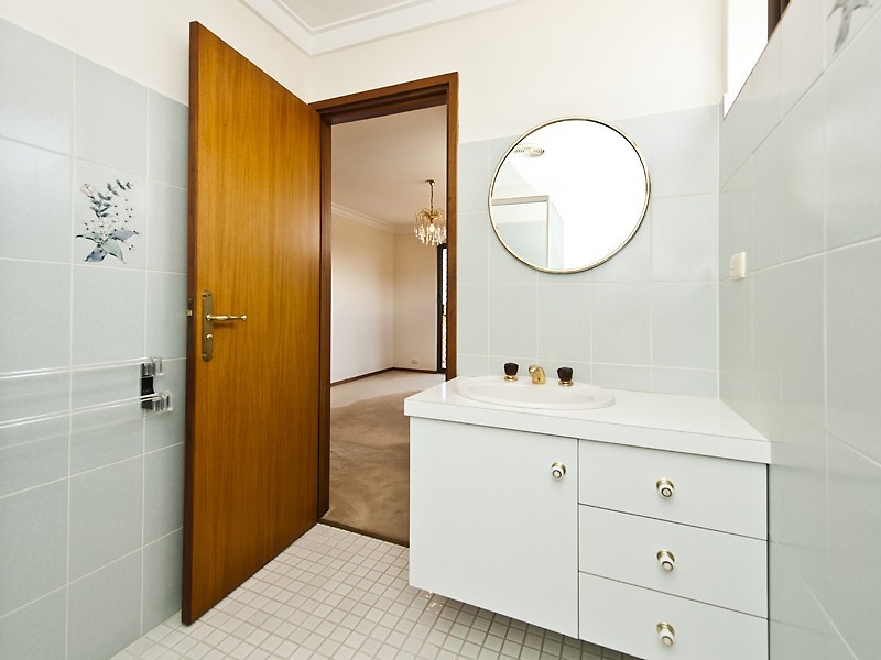 4/10 Bridges Road, Melville WA 6156