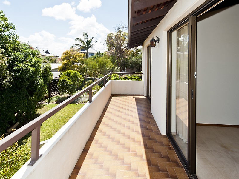 4/10 Bridges Road, Melville WA 6156