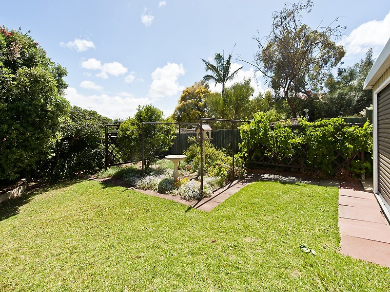 4/10 Bridges Road, Melville WA 6156