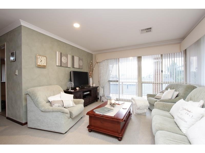 26 Arlington Loop, Coogee WA 6166