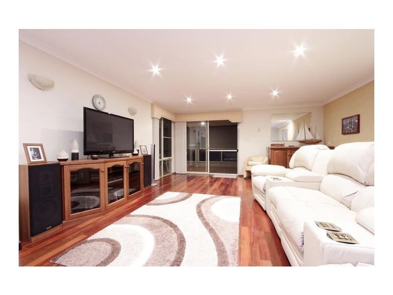26 Arlington Loop, Coogee WA 6166
