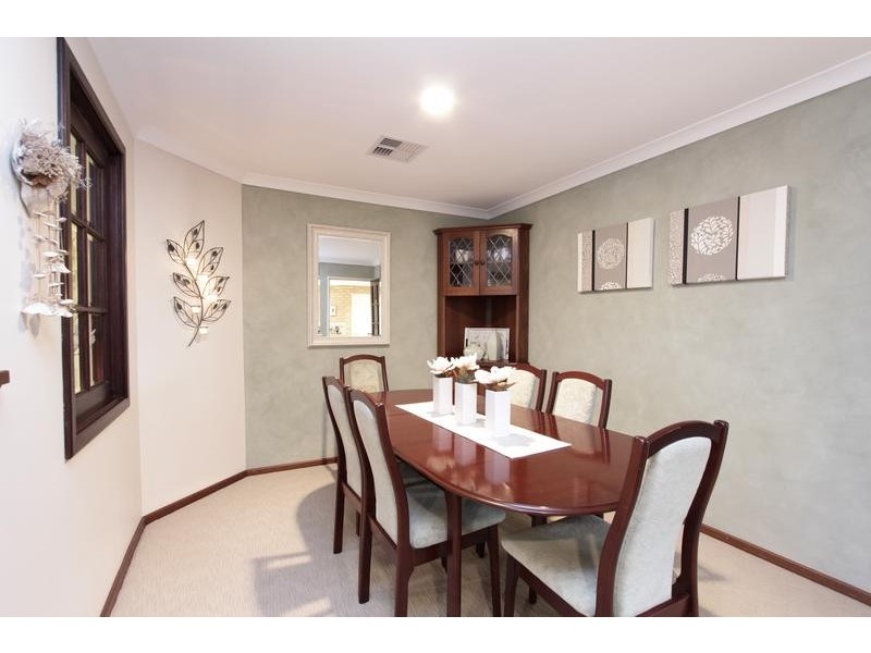 26 Arlington Loop, Coogee WA 6166