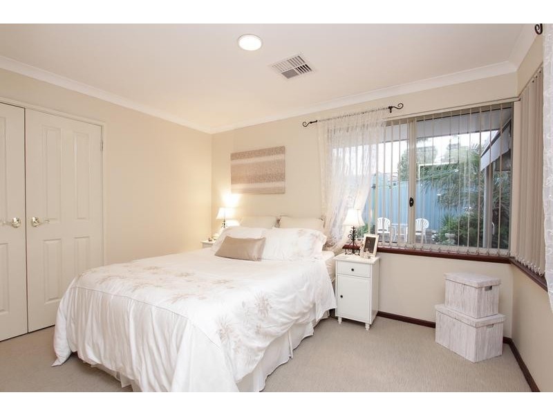 26 Arlington Loop, Coogee WA 6166