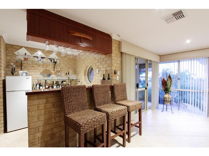 26 Arlington Loop, Coogee WA 6166