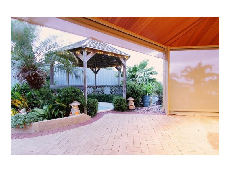 26 Arlington Loop, Coogee WA 6166