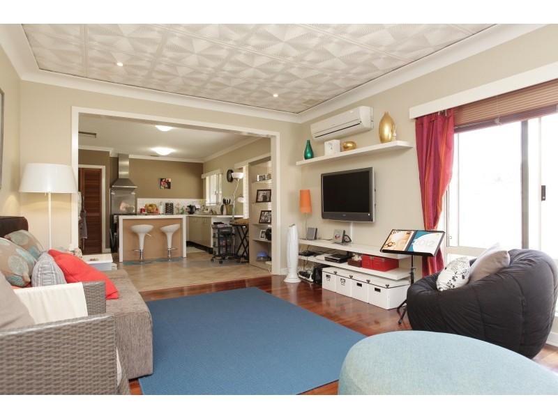 52 Davenport Rd, Booragoon WA 6154