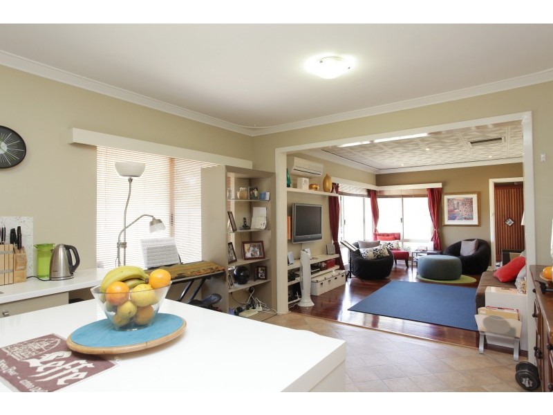 52 Davenport Rd, Booragoon WA 6154