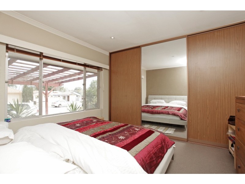 52 Davenport Rd, Booragoon WA 6154