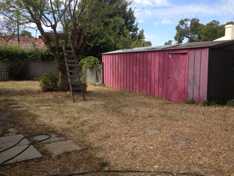 28 Raymond, Mount Pleasant WA 6153