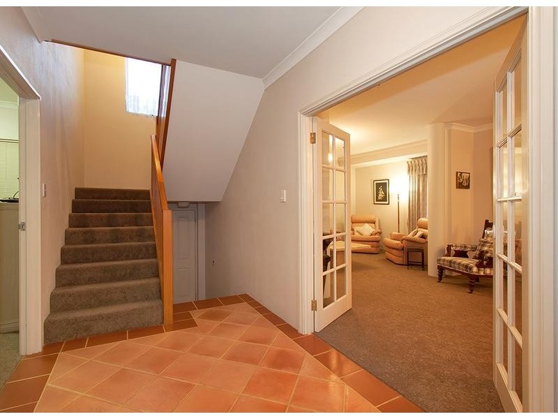 7 Crest Avenue, Mount Pleasant WA 6153