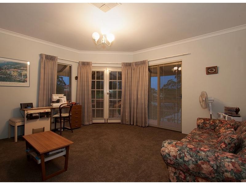 7 Crest Avenue, Mount Pleasant WA 6153