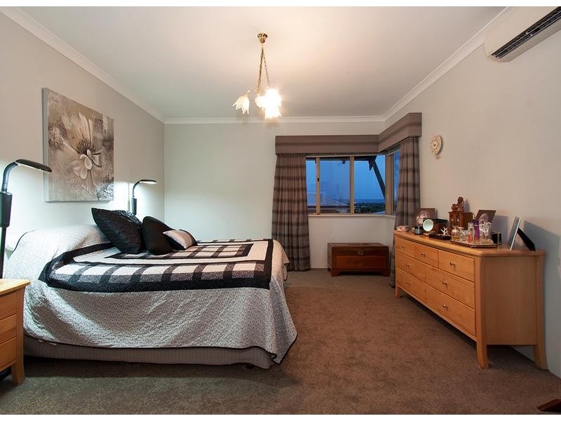 7 Crest Avenue, Mount Pleasant WA 6153