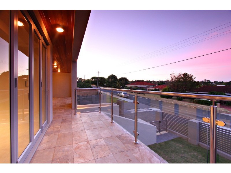 27B McCoy Street, Melville WA 6156