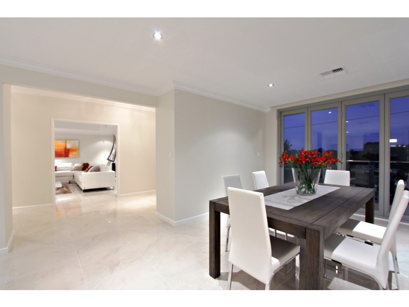 27B McCoy Street, Melville WA 6156