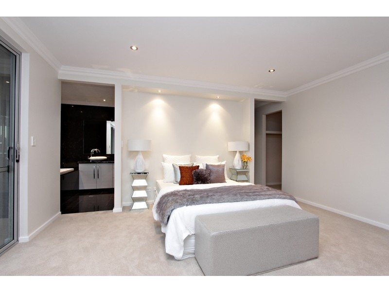 27B McCoy Street, Melville WA 6156