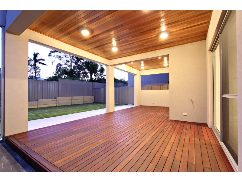 27B McCoy Street, Melville WA 6156