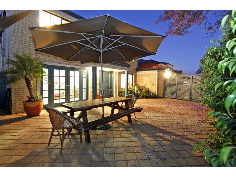 20 Crest Avenue, Mount Pleasant WA 6153