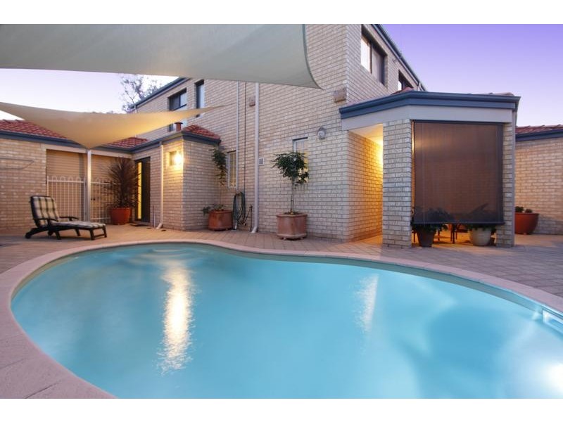20 Crest Avenue, Mount Pleasant WA 6153