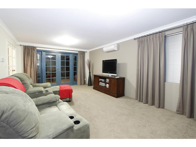 20 Crest Avenue, Mount Pleasant WA 6153