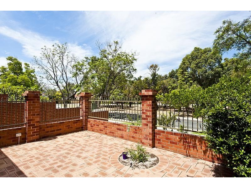 37 Macleod Road, Applecross WA 6153