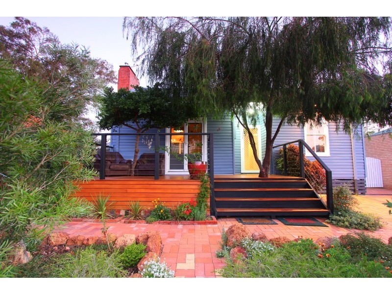 19 Hodge Street, Willagee WA 6156