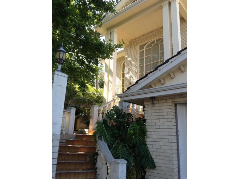 4 Lee Place, Bicton WA 6157