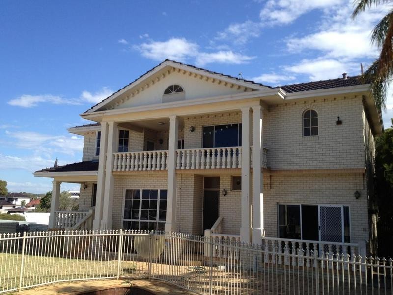 4 Lee Place, Bicton WA 6157