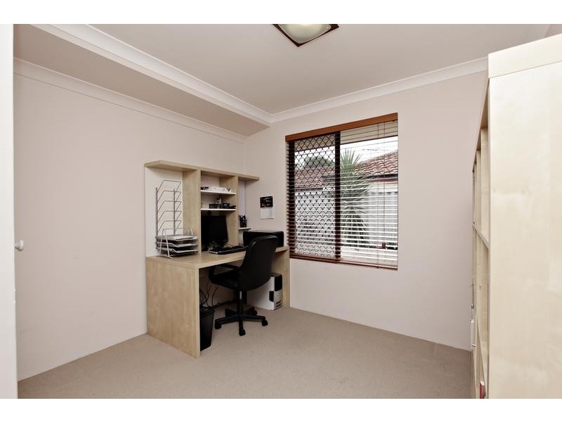 30 Rivett way, Brentwood WA 6153