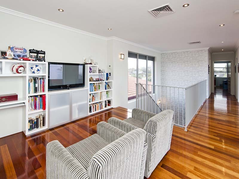 232A Riseley St, Booragoon WA 6154